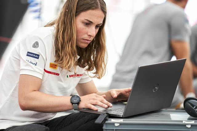 Chi è la prima donna nel team di meccatronica di Luna Rossa Prada Pirelli