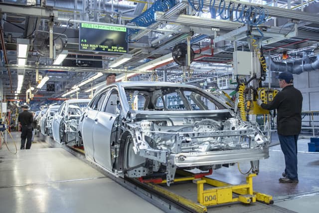 A settembre le immatricolazioni di auto in Europa calano ancora: &#8211; 4,2%. Stellantis crolla del 26%