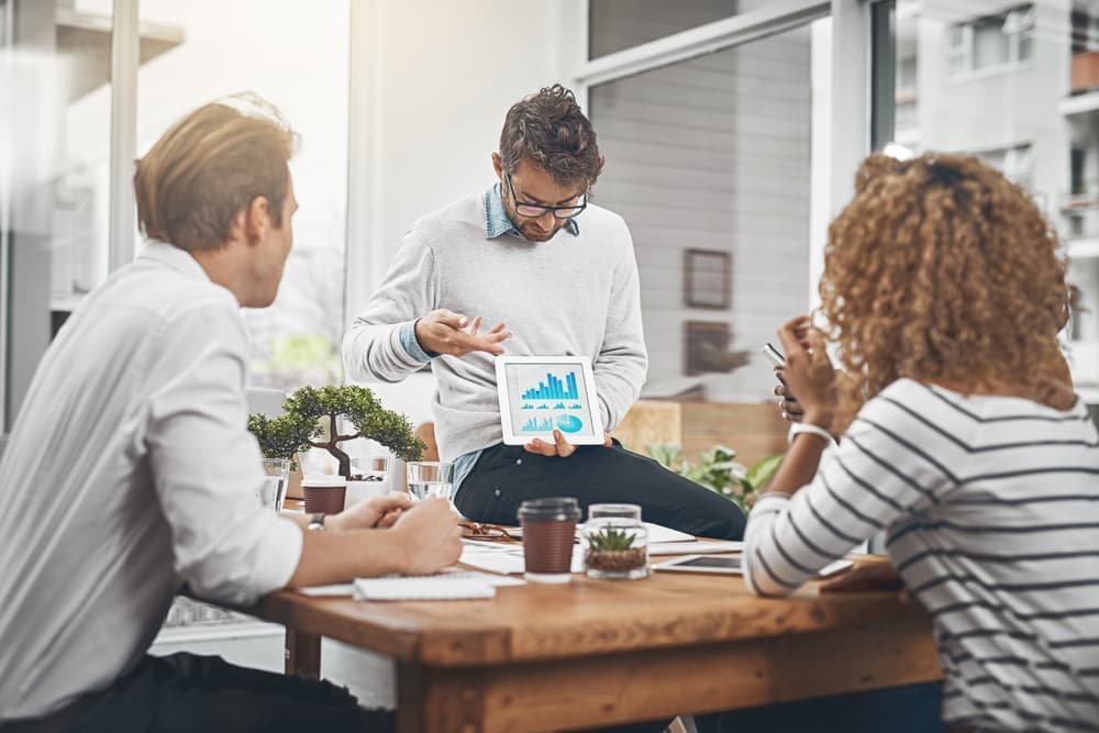 Dalla ricerca della qualità allo storytelling con algoritmi: le principali tendenze del settore dei media per il 2025