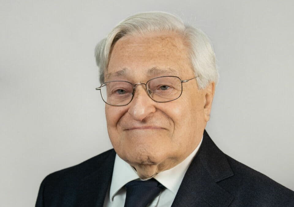 L'avvocato Roveda taglia il traguardo dei 70 anni di carriera: "Competenza e dedizione sono decisivi oggi come ieri"