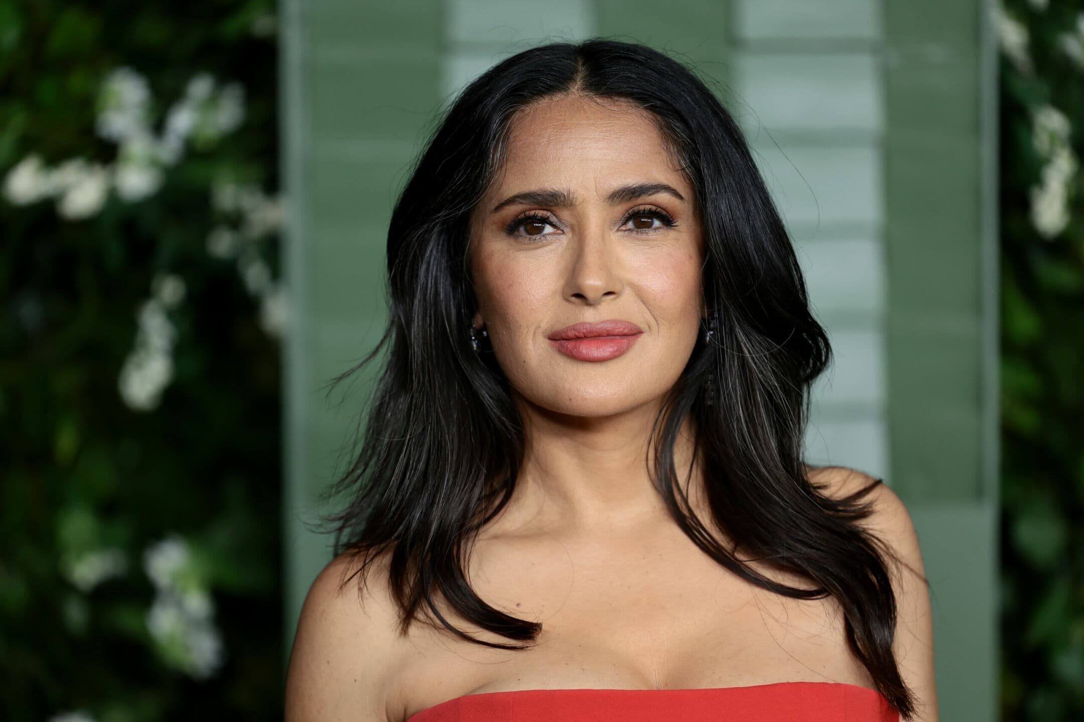 La carriera nel cinema, la filantropia e le campagne femministe: Salma Hayek si racconta a Forbes