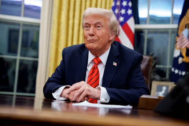 Trump annuncia la sospensione dei dazi: la cronologia di quello che hanno detto dalla Casa Bianca