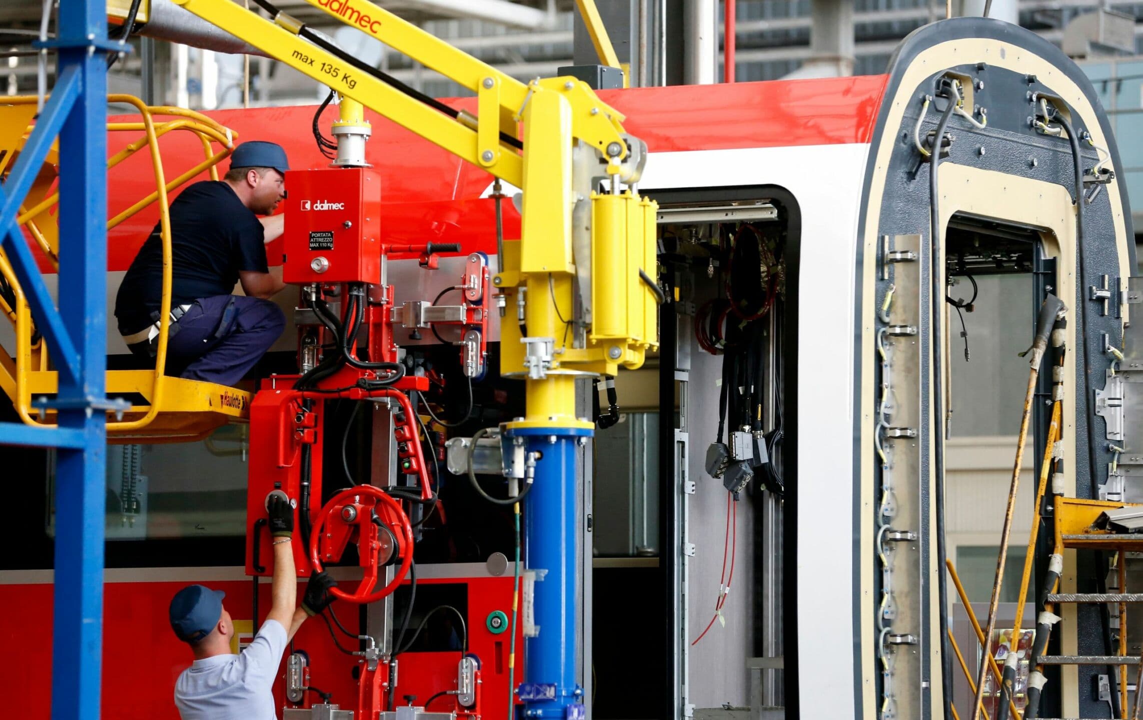 Perché l'esplosione del terziario può danneggiare il sistema industriale italiano