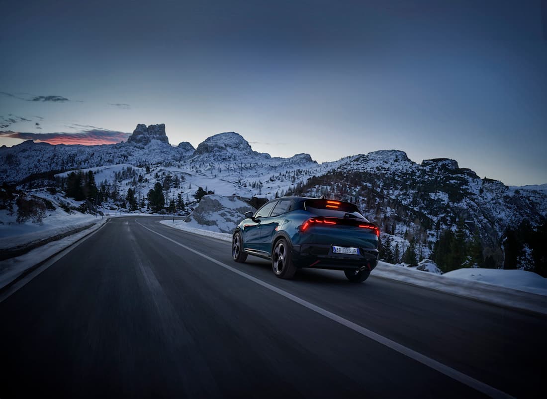 Sicurezza, sportività e tecnologia in un’unica vettura: ecco la Junior Ibrida Q4 di Alfa Romeo