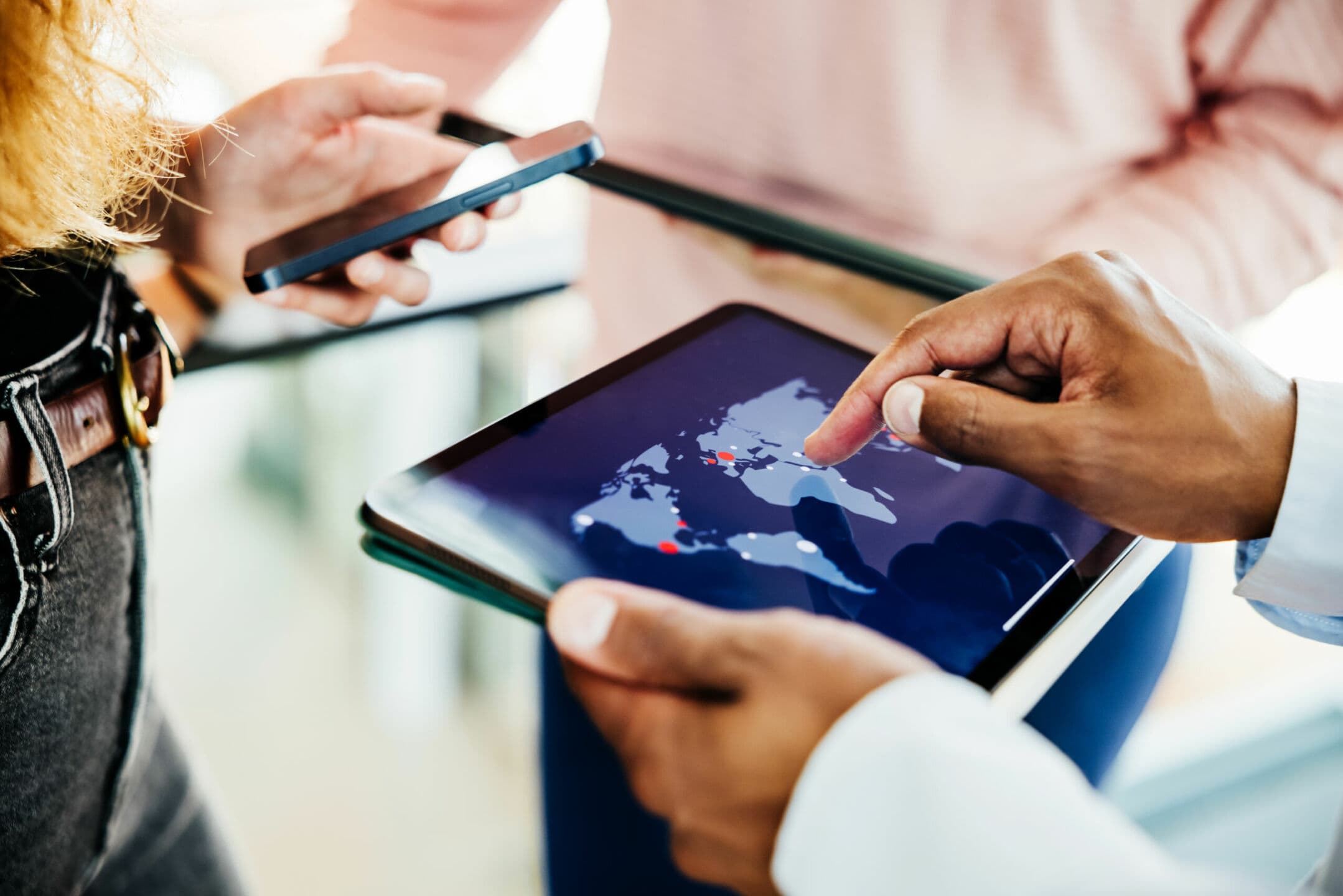 Intesa Sanpaolo: nel 2024 export e saldo commerciale record per i distretti