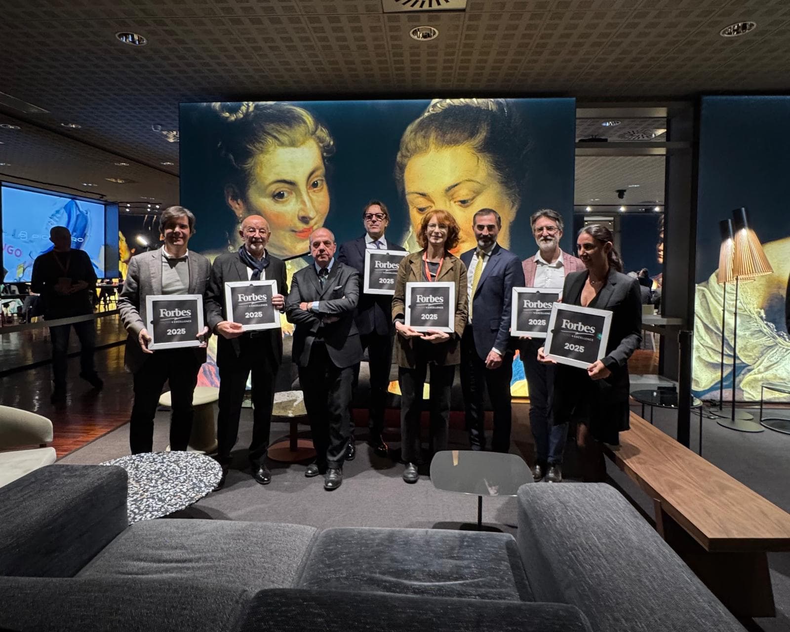 Genio, lusso, sostenibilità Forbes ha premiato le aziende del design al Salone del Mobile