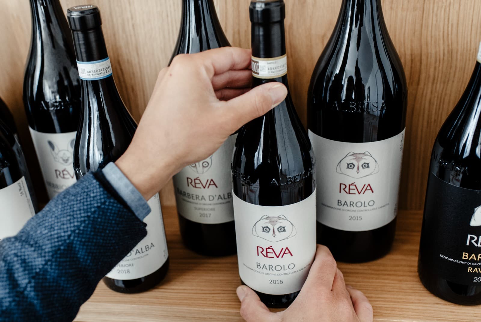 Dai vini leggeri per l'aperitivo ai rossi corposi: come accompagnare il pranzo di Pasqua