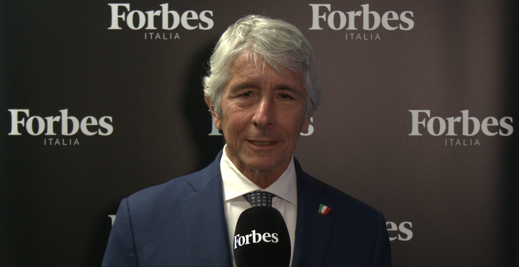Andrea Abodi al Vinitaly: "Il valore della terra, della tradizione e degli eventi sportivi per promuovere l'Italia"