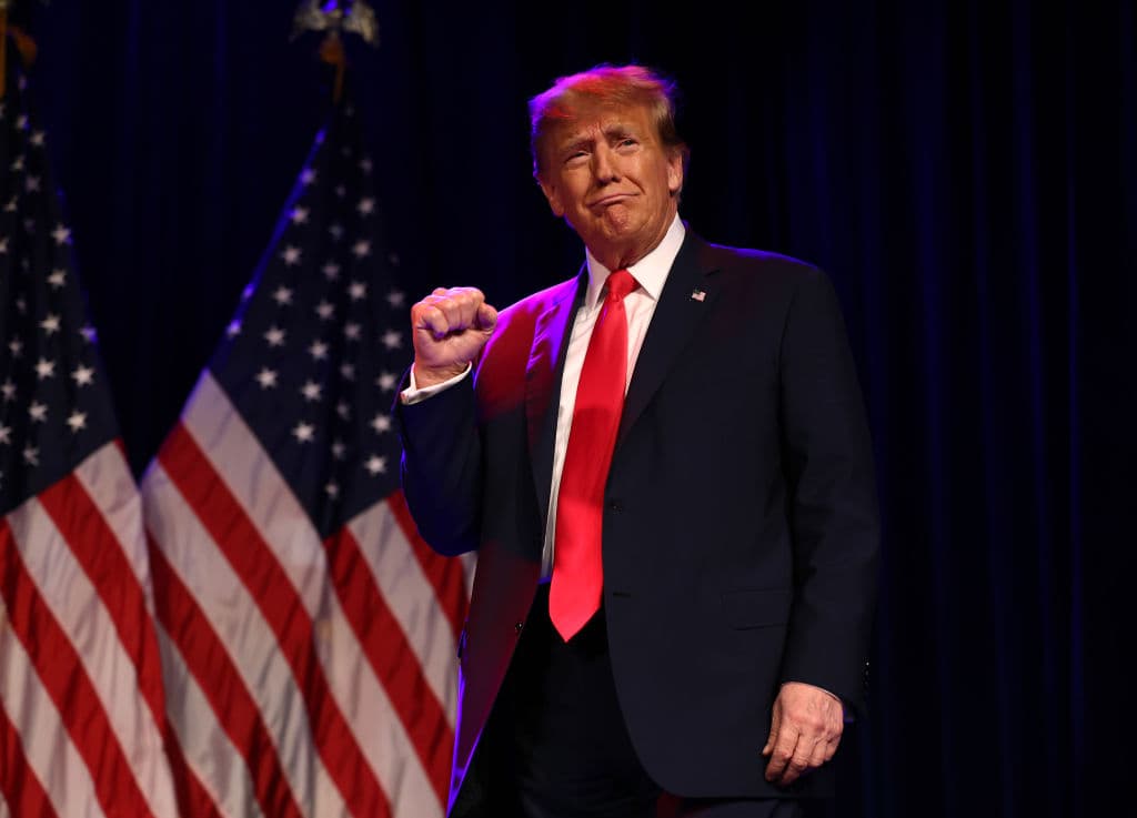 Trump proroga la sospensione dei dazi del Liberation Day. E introduce nuove tariffe su 14 paesi