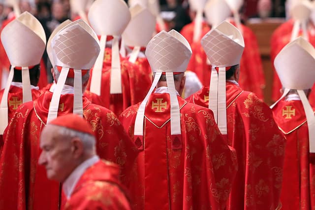 Al via il conclave: chi sono i favoriti per succedere a Francesco