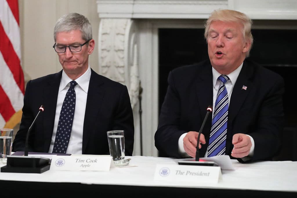 Trump minaccia Apple con una tariffa del 25% se non inizierà a produrre iPhone negli Stati Uniti