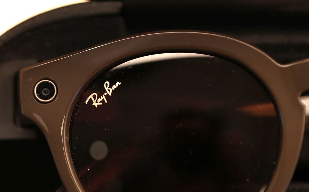 Meta lavora ai nuovi Ray-Ban con riconoscimento facciale