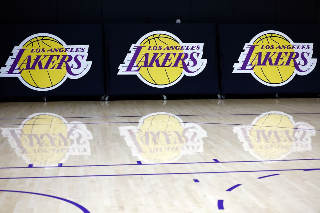 I Lakers passano di mano: la famiglia Buss venderà a Mark Walter per una cifra record di 10 miliardi