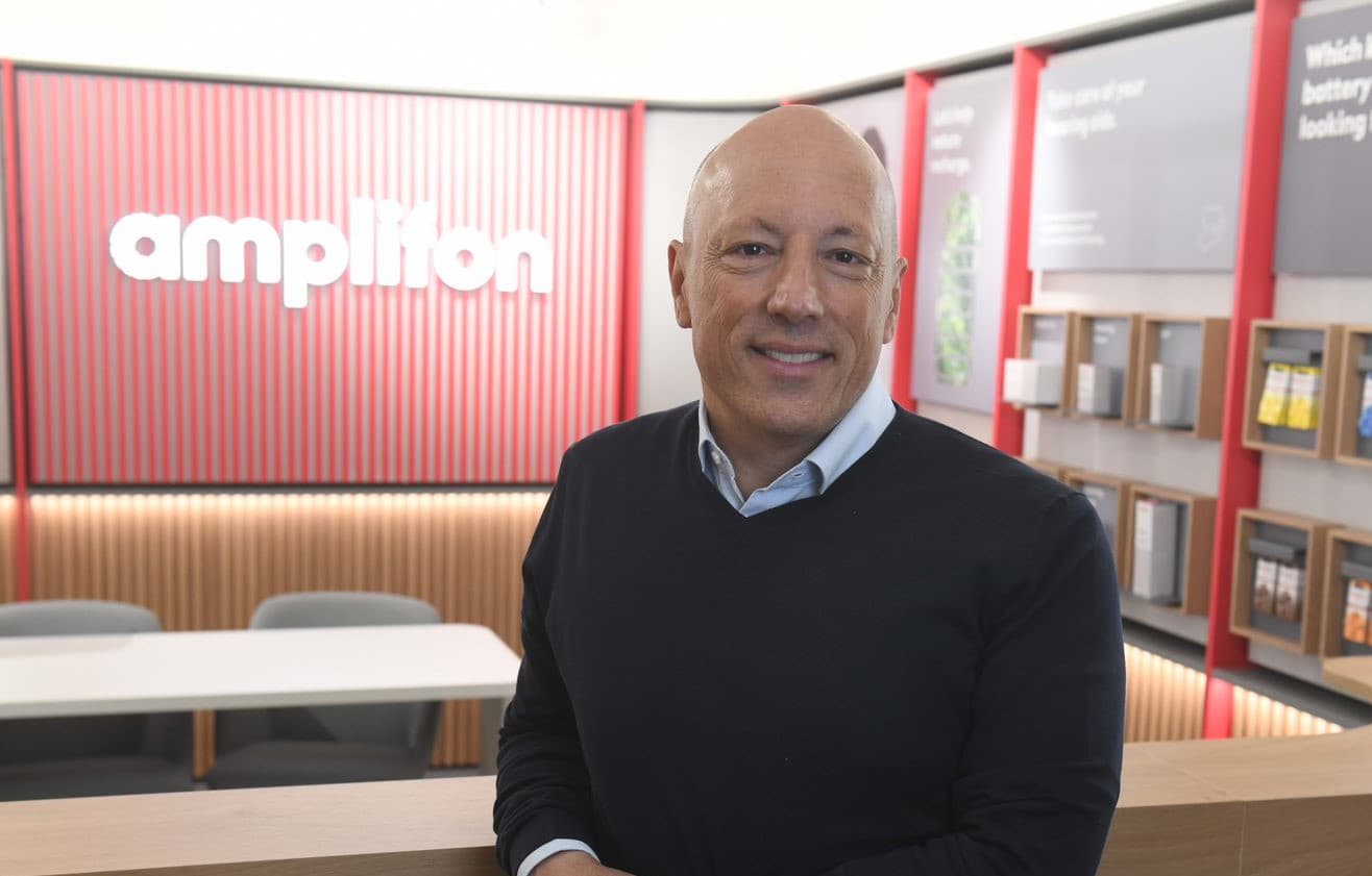 Tecnologia e persone: il modello Amplifon per la cura dell’udito