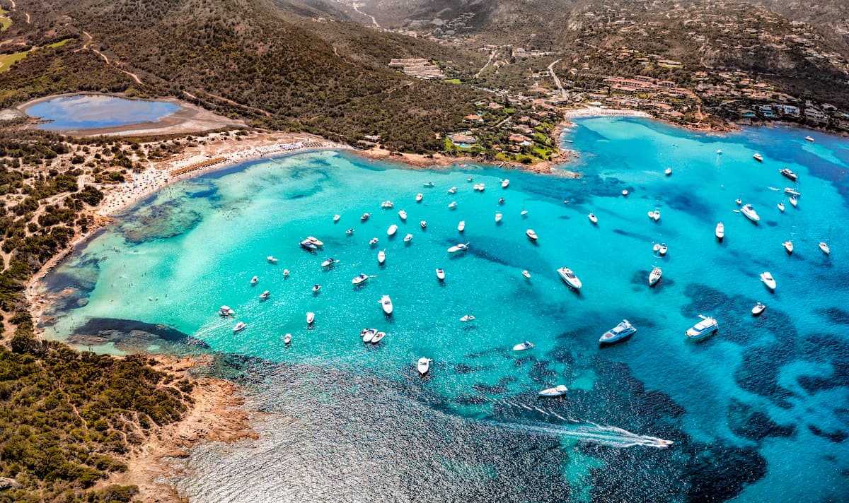 Dalla Costa Smeralda alla Gallura: gli indirizzi per mangiare all’aperto in Sardegna