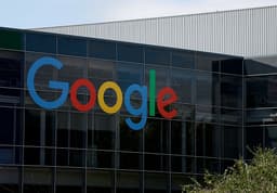 Alphabet supera le attese sugli utili: per la prima volta i ricavi annuali oltre i 400 miliardi di dollari