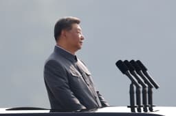 Parata militare a Pechino: Xi con Putin, Kim e altri leader anti-Usa. Trump: "Cospirano contro l'America"