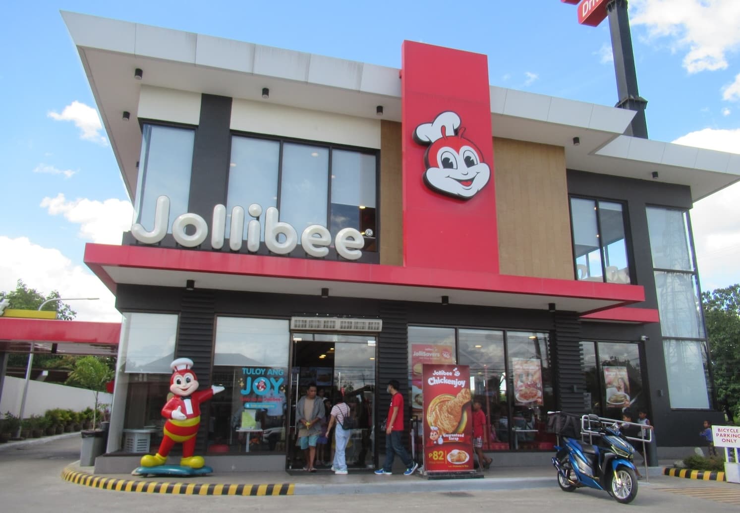 Il colosso filippino del fast food Jollibee potrebbe quotarsi a Hong Kong per espandere le proprie attività internazionali