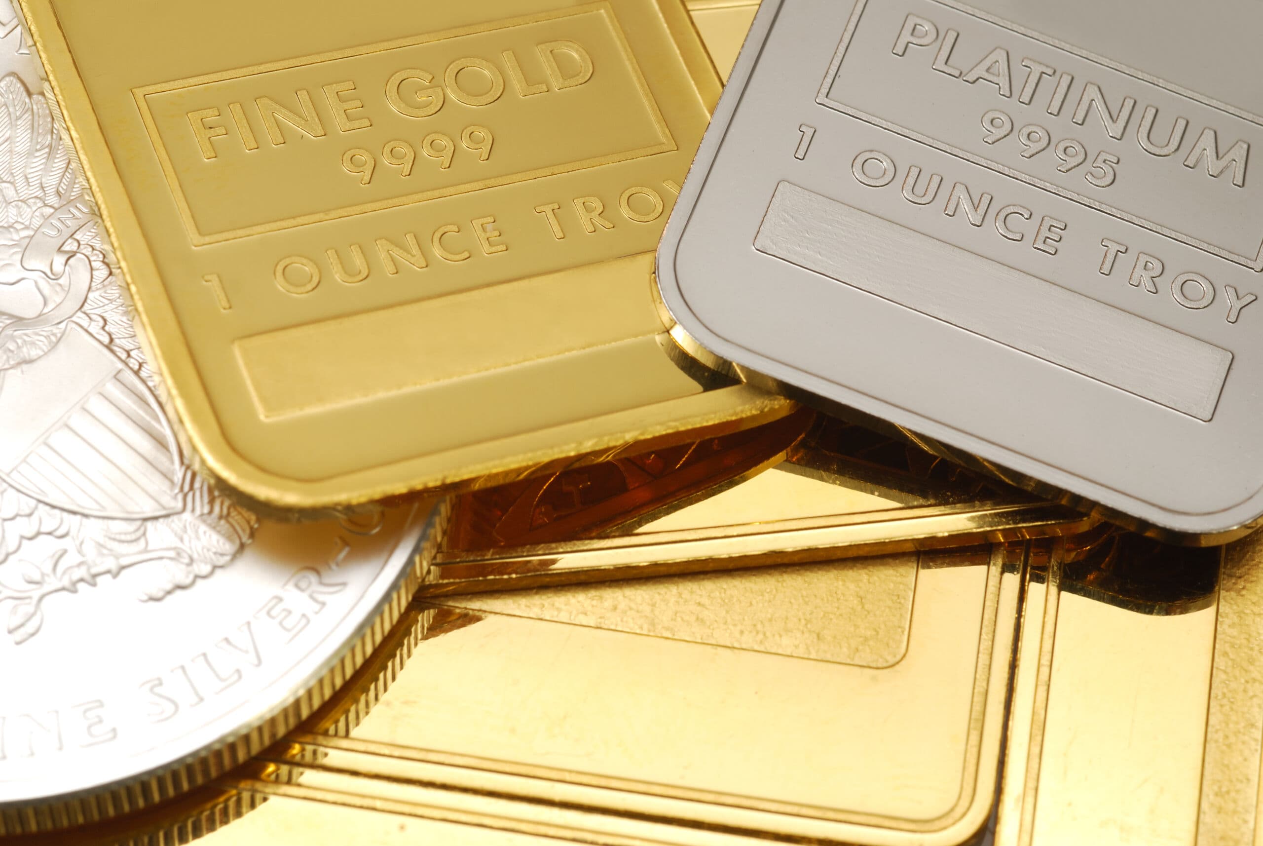 L'argento raggiunge livelli record, ma per gli analisti l'oro è più sicuro