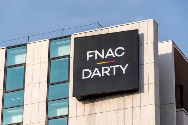 Fnac Darty, il miliardario Daniel Křetínský lancia un’Opa a 36 euro per azione