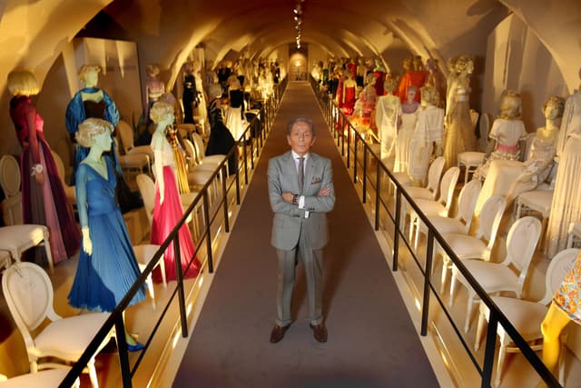 Addio a Valentino Garavani, maestro dell’alta moda e simbolo del lusso italiano nel mondo