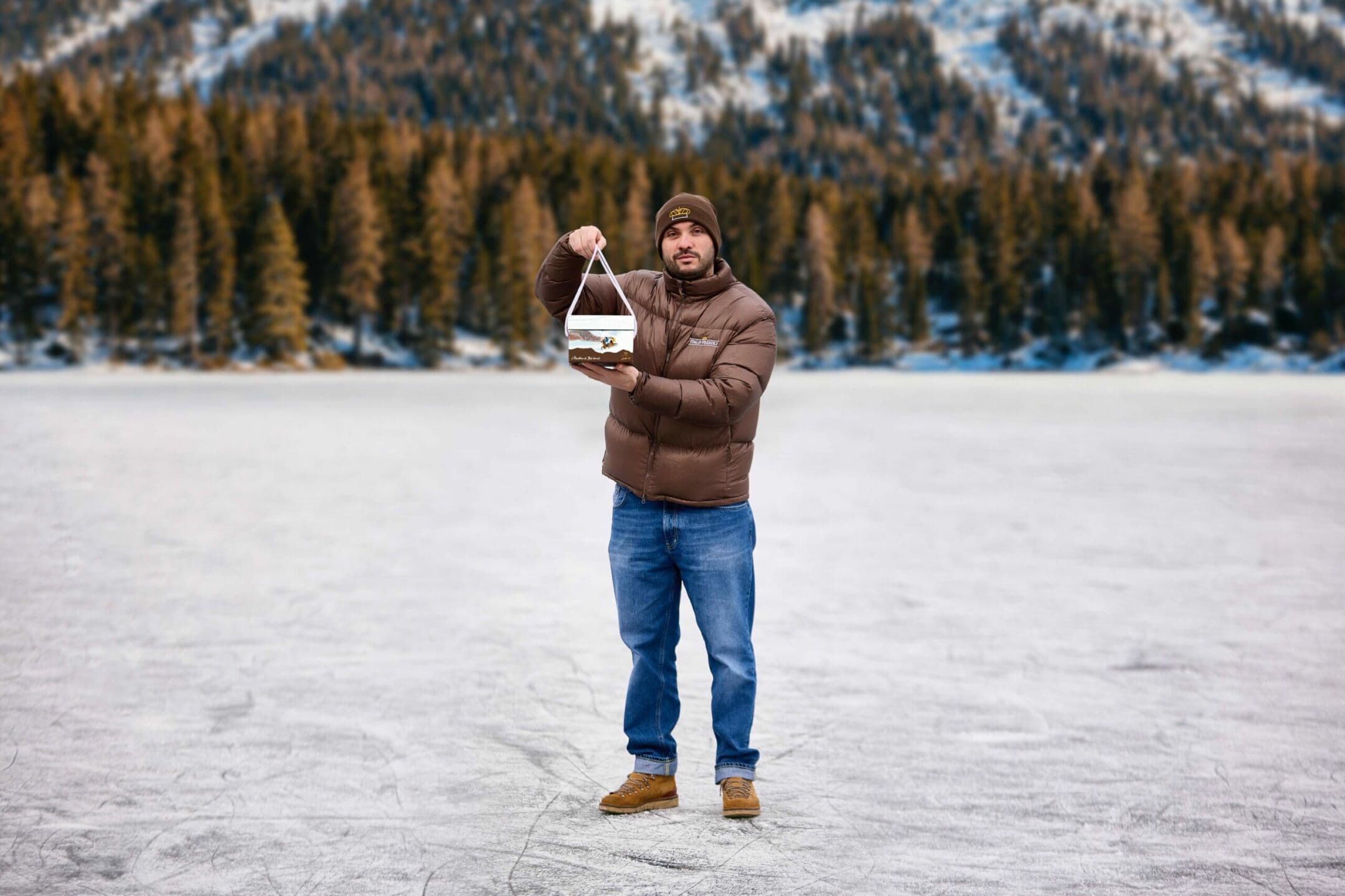Quando il lusso che diventa esperienza: il panettone di Italo Vezzoli incontra il lago ghiacciato di St. Moritz