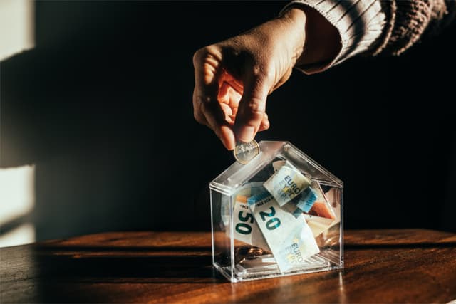 Più risparmio ma meno slancio: la guerra in Iran frena gli investimenti degli italiani