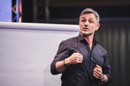 Vivere meglio, non per sempre: la longevità secondo l'ex medico degli astronauti