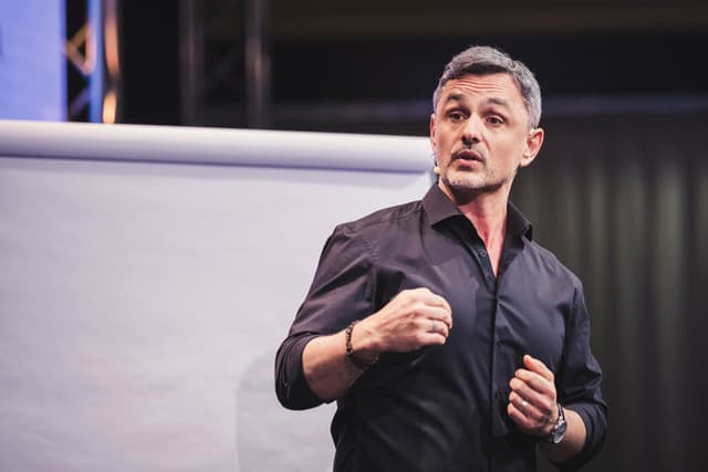 Vivere meglio, non per sempre: la longevità secondo l'ex medico degli astronauti