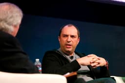 La storia di Jan Koum, il fondatore miliardario di WhatsApp che viveva di assistenza sociale