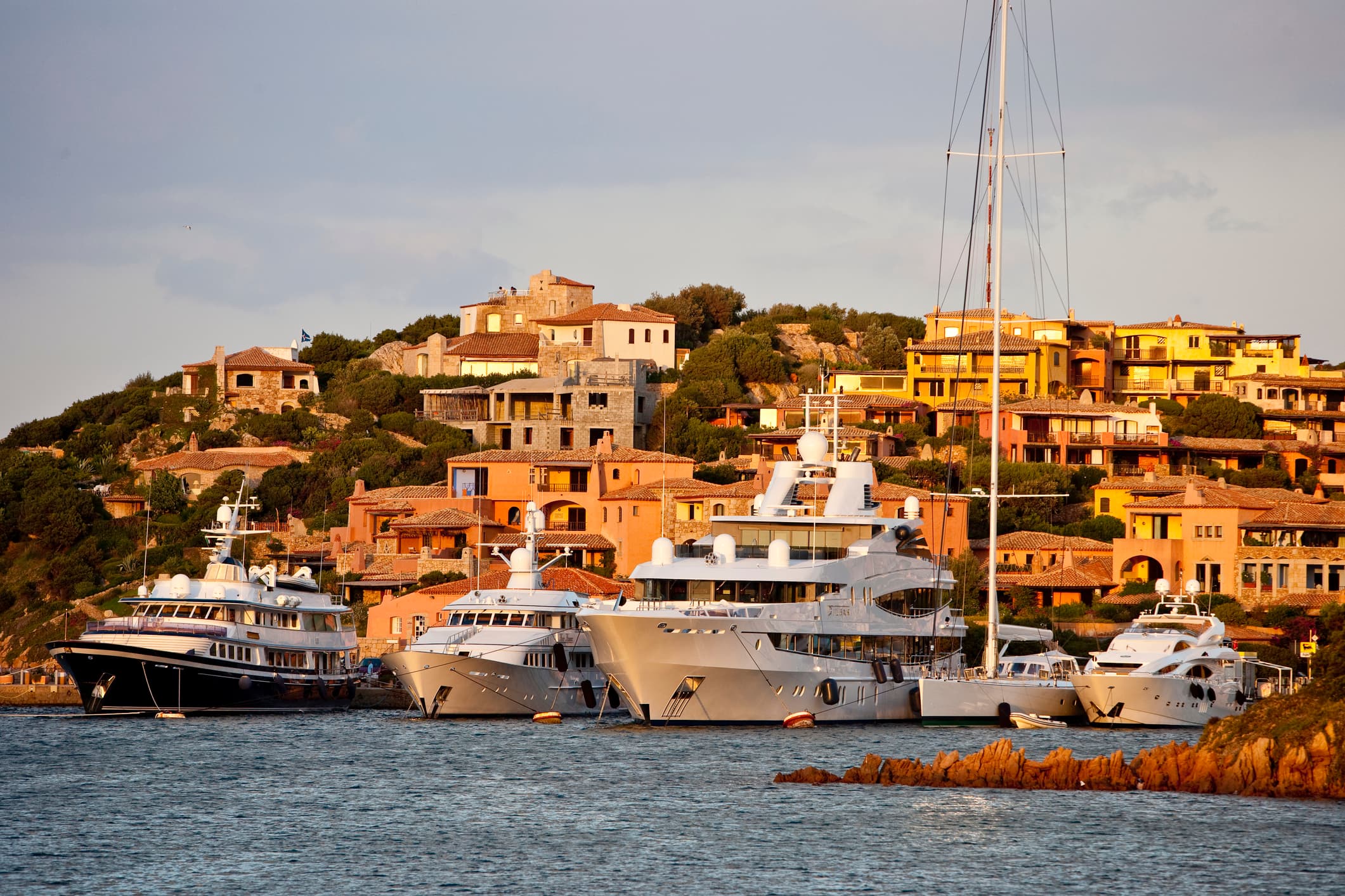 Maior Capital entra in Forbes Global Properties e porta la Sardegna nel lusso globale