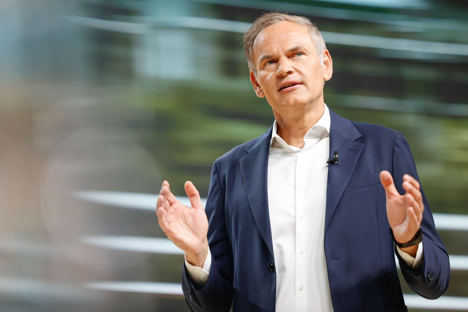 L’allarme del ceo di Volkswagen: “Situazione più che critica”. E guarda all’industria della Difesa