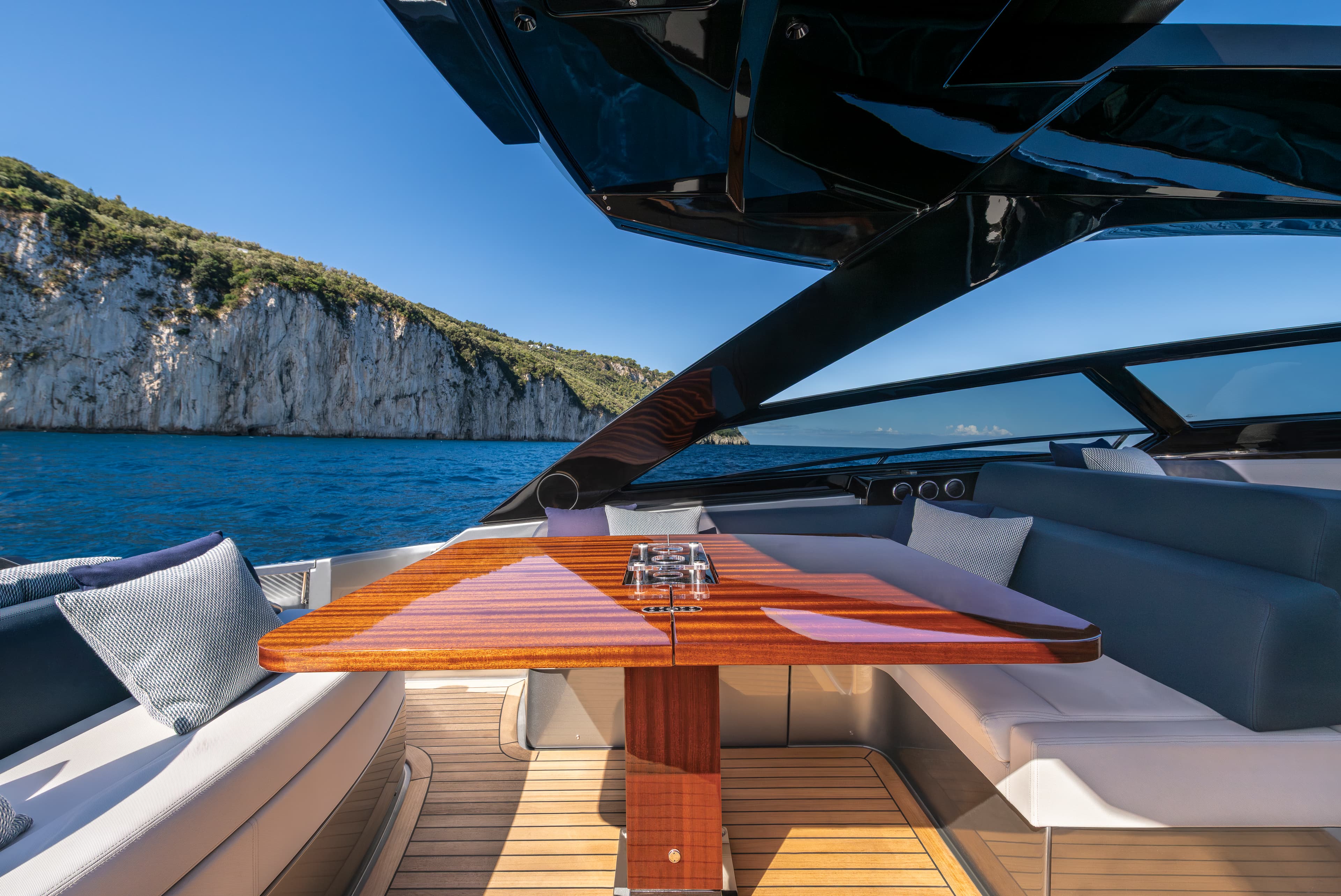 Riva 58’ Capri: il nuovo open che ridefinisce il lusso sportivo sul mare