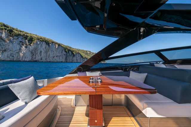 Riva 58’ Capri: il nuovo open che ridefinisce il lusso sportivo sul mare