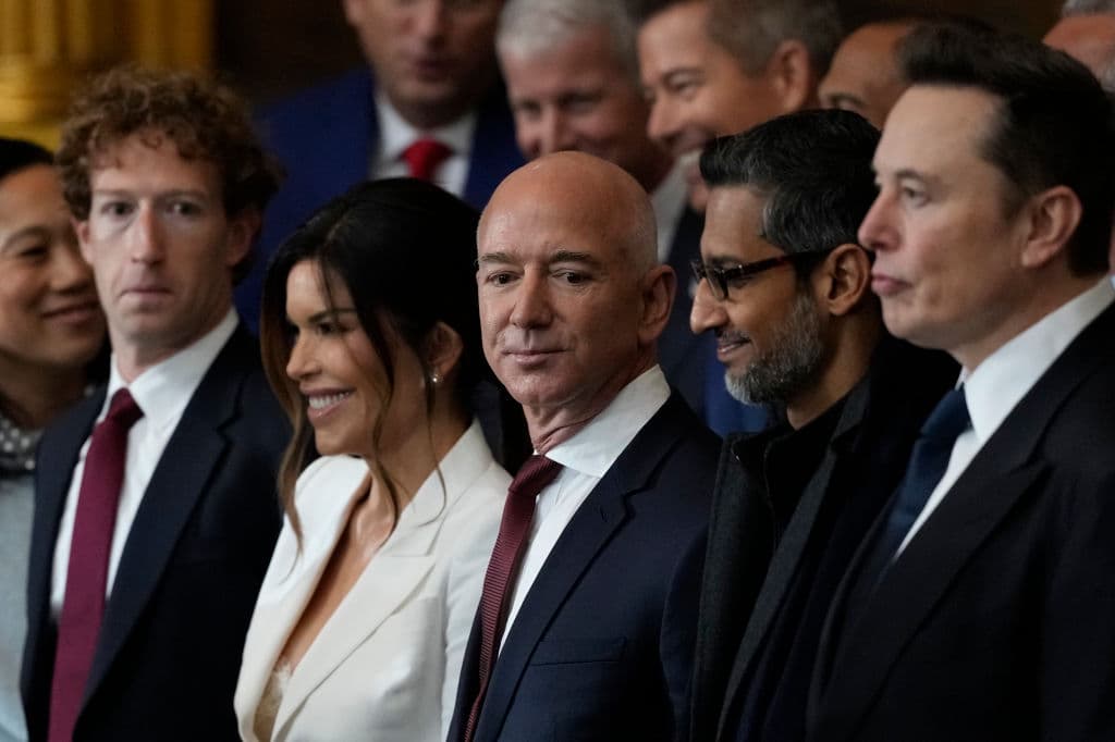 La top ten delle persone più ricche del mondo ad agosto