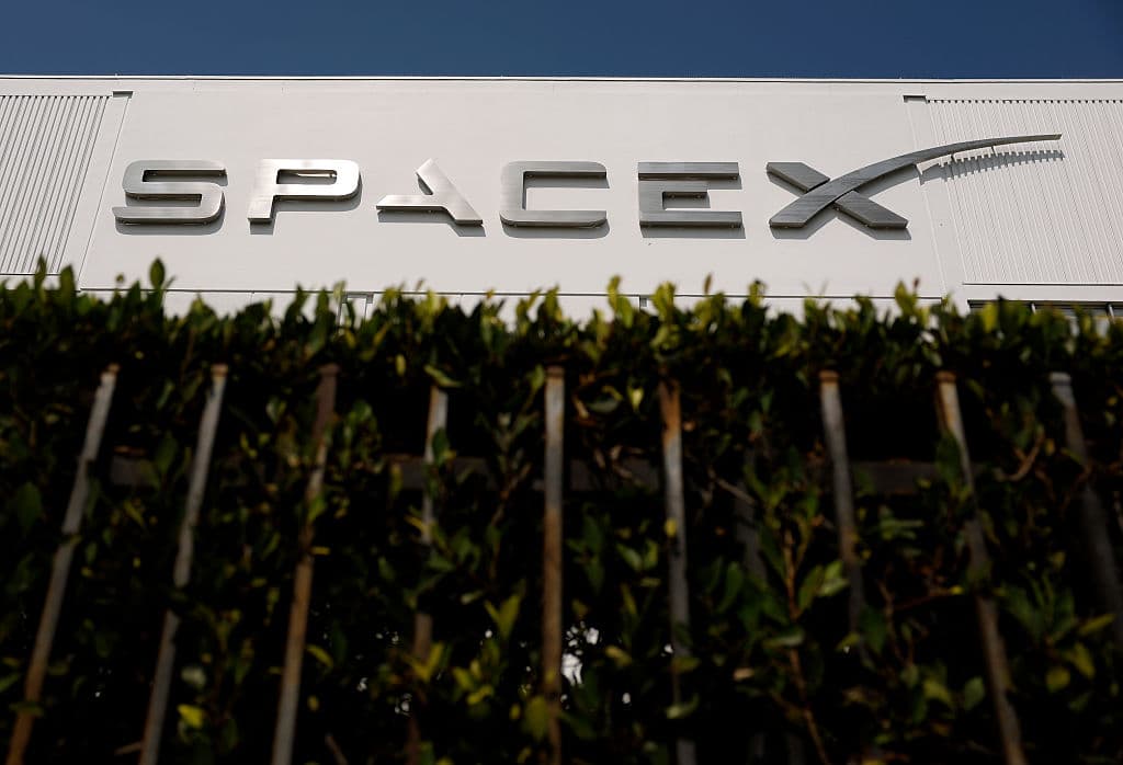 SpaceX batte le attese e vola a 7,8 miliardi di ricavi. Ma il titolo crolla a Wall Street