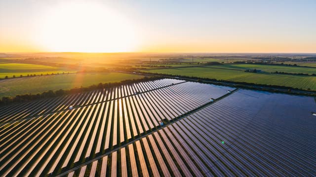 Google punta sul sole anche di notte: il progetto da 350 milioni per alimentare i data center