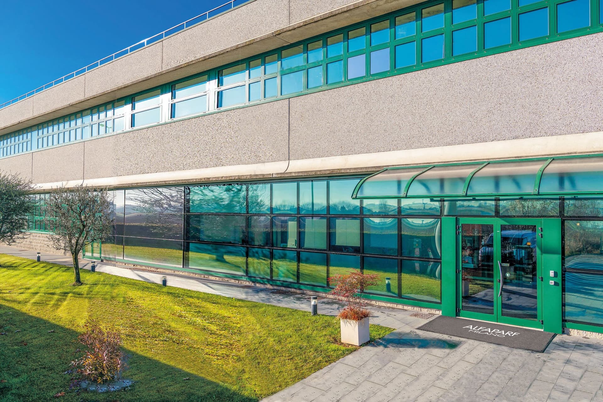 Il gruppo italiano della cosmetica Alfaparf Milano acquisisce Cosmo e rafforza la produzione in Brasile