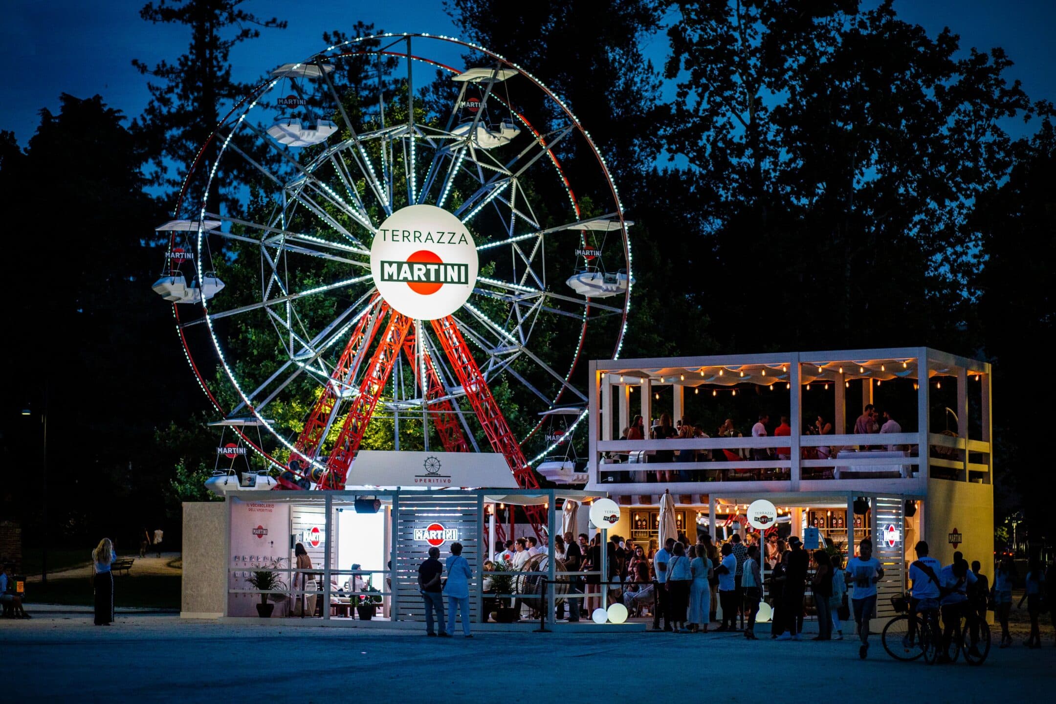 Gustare un Martini su una ruota panoramica e altre idee per godersi Milano