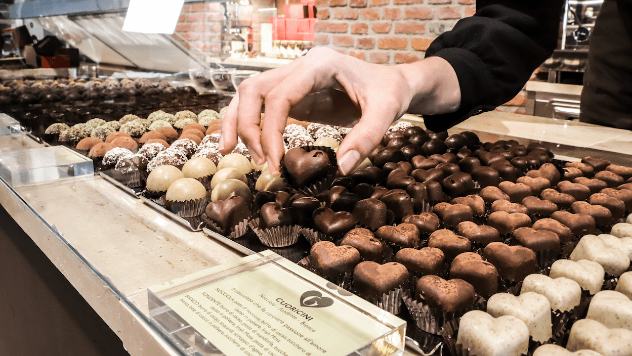 Cos'è una pasticceria crudista? A Milano è il momento di scoprirlo