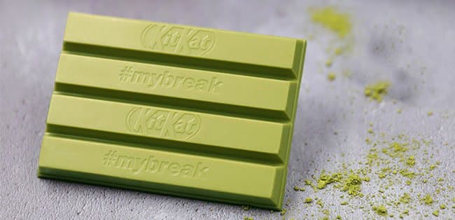 La svolta commerciale di Nestlé: lancia in Europa il KitKat verde al tè matcha