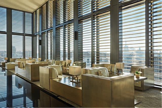 Da domani l'Armani Hotel torna ad essere il salotto di Milano
