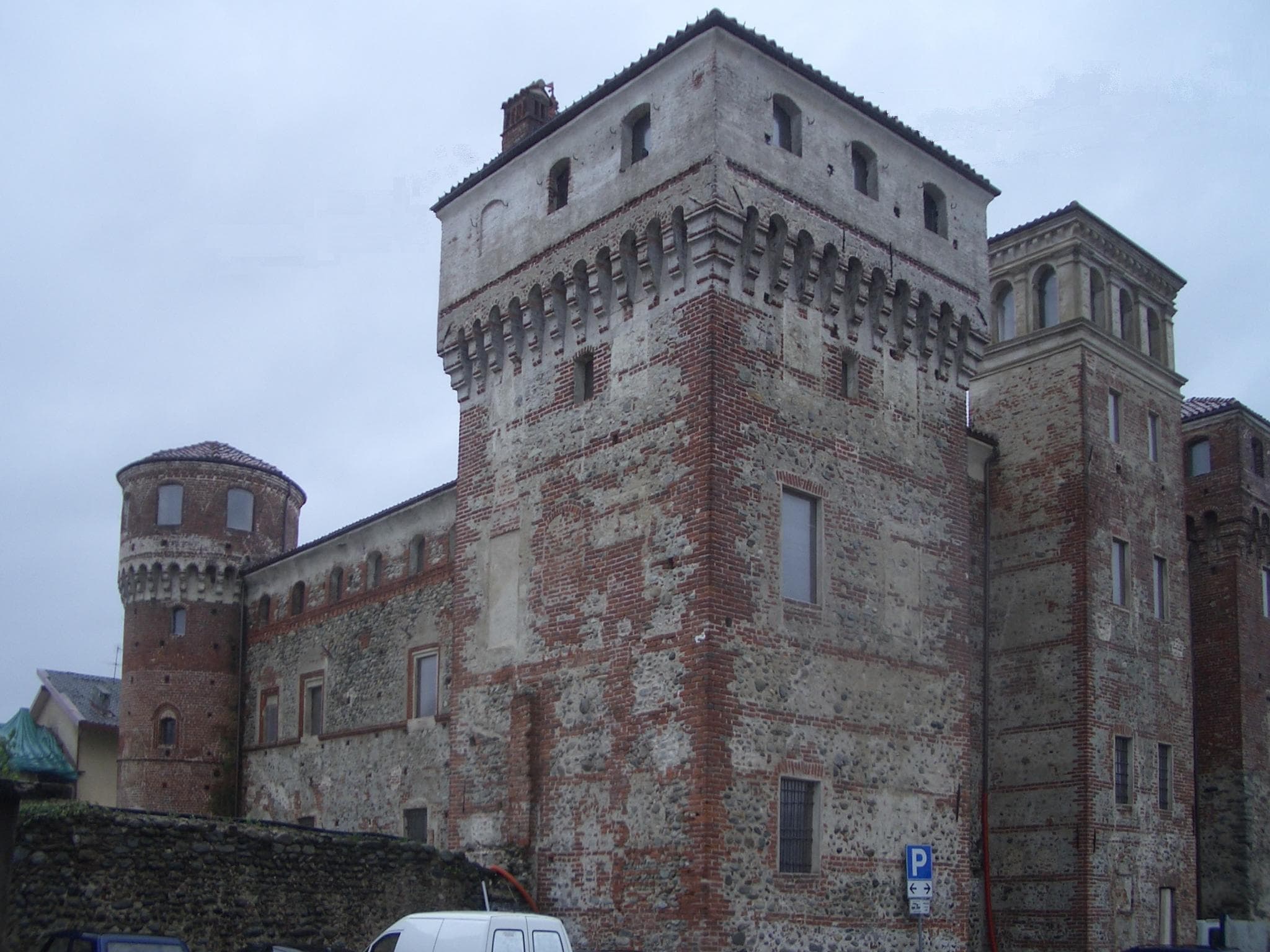 Dal castello cerca principi all’isolotto: gli immobili italiani più preziosi all’asta