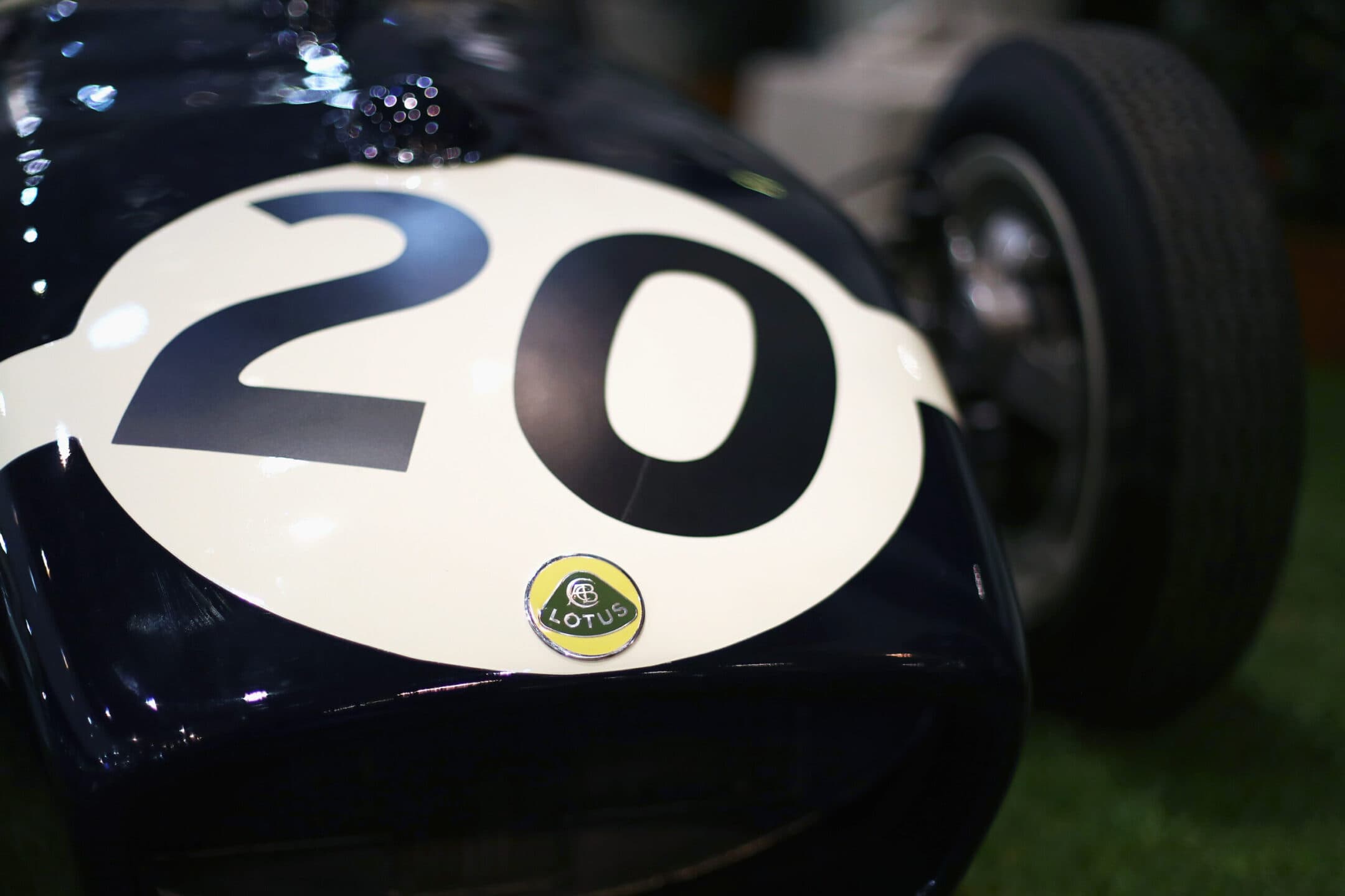 Lotus apre una nuova era: ha prodotto il suo primo telaio in alluminio