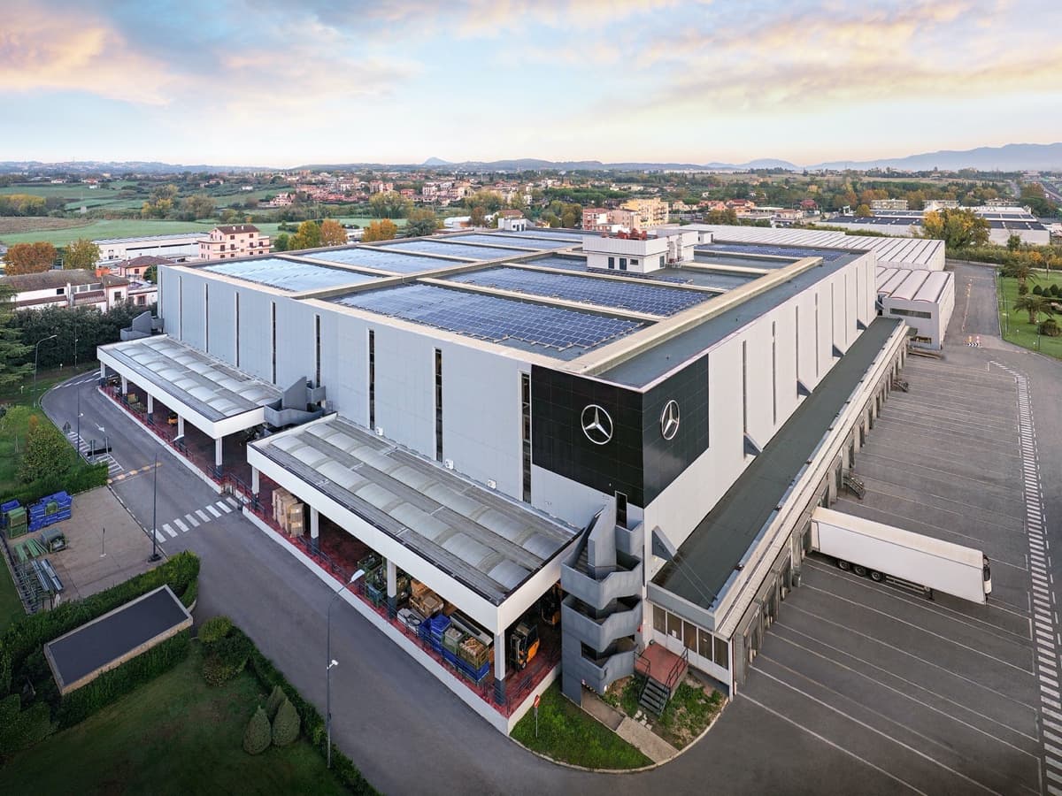 Il centro logistico europeo Mercedes-Benz Italia di Roma diventa green
