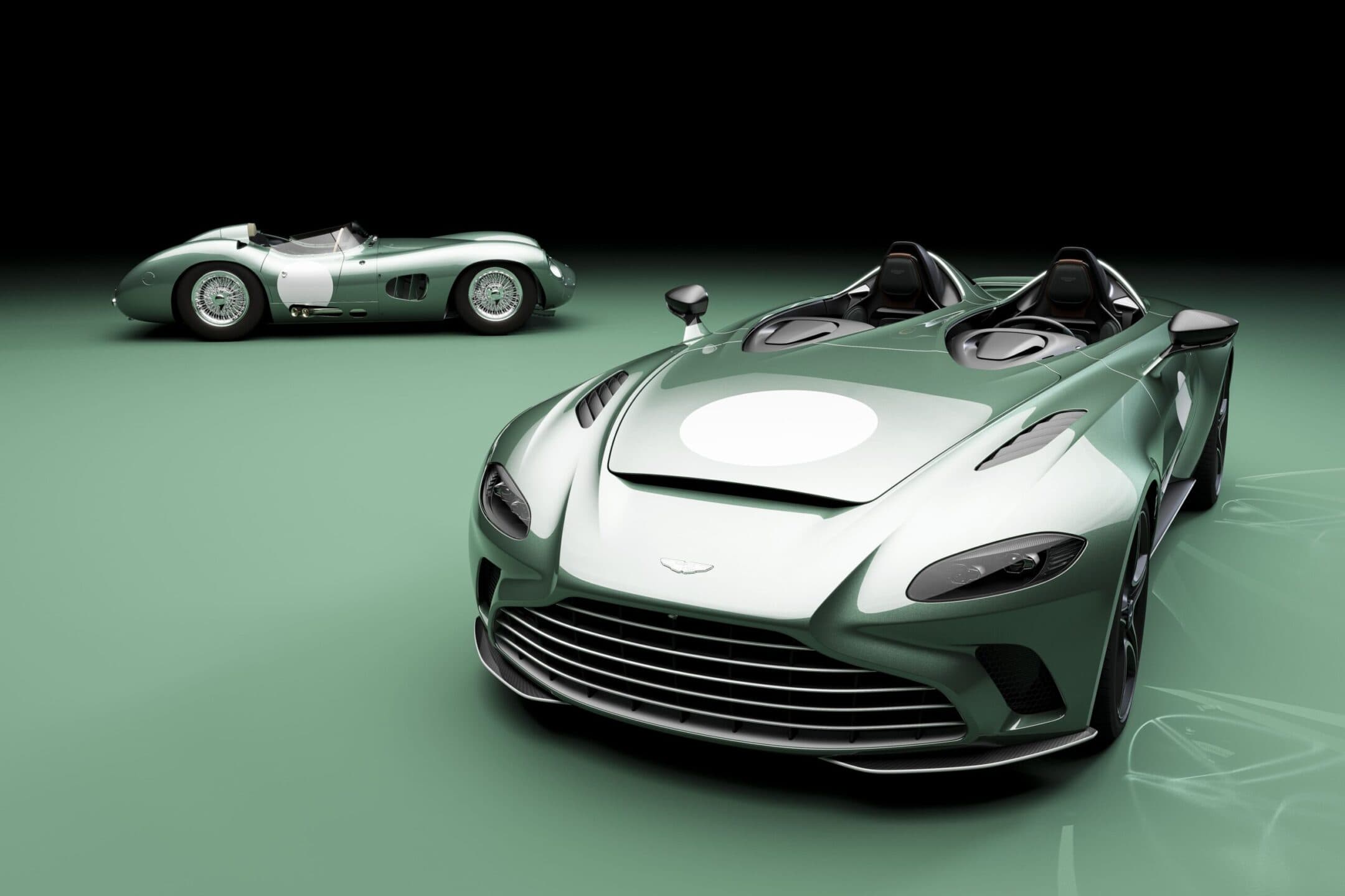 Aston Martin V12 Speedster, la barchetta tributo alla DBR1 degli anni Cinquanta
