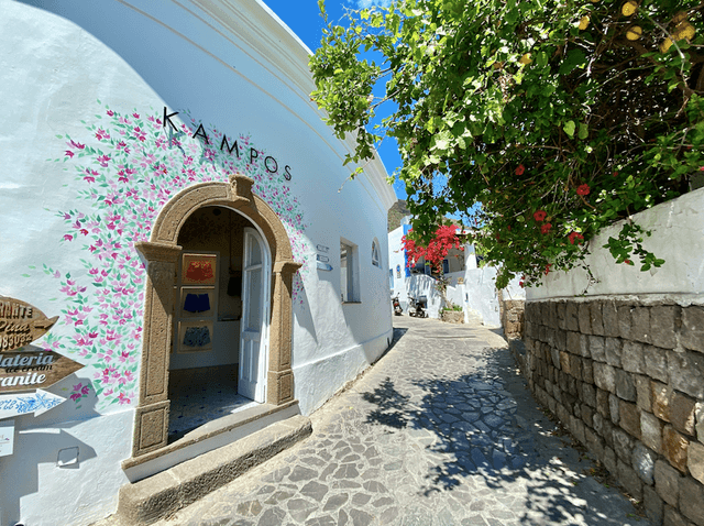 Kampos cresce nel retail con due nuove aperture a Panarea e in Costa Smeralda