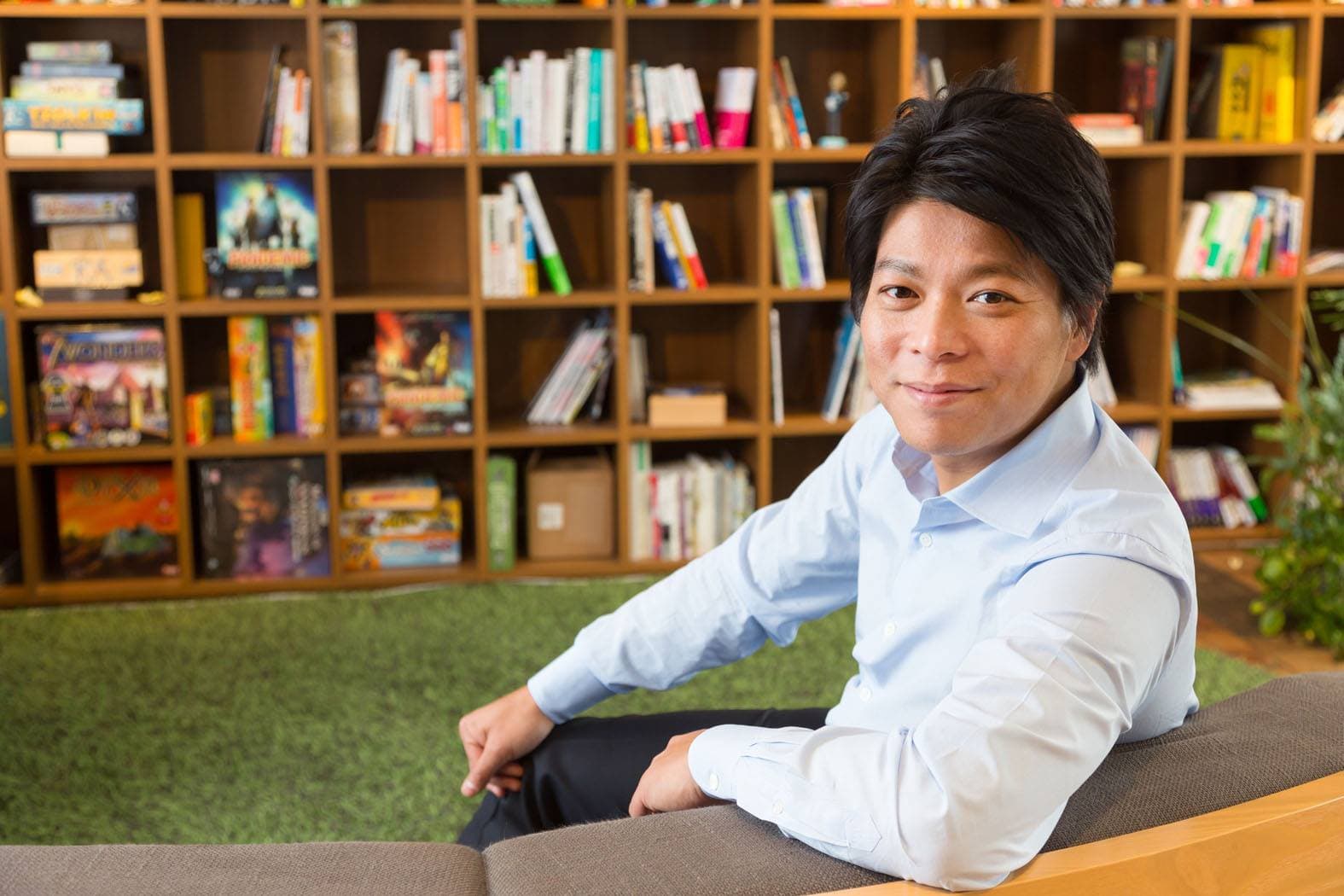 Chi è il nuovo miliardario giapponese che ha fatto fortuna scovando i difetti nei software degli altri