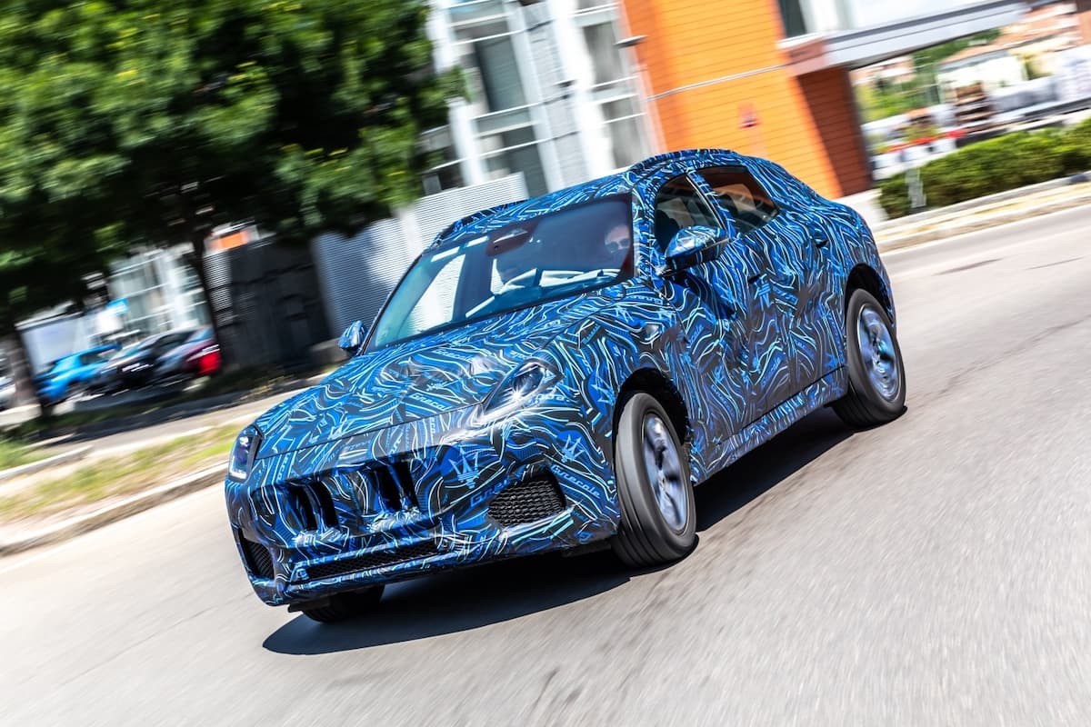 Maserati lancia Grecale, il suo nuovo suv compatto: il debutto a novembre