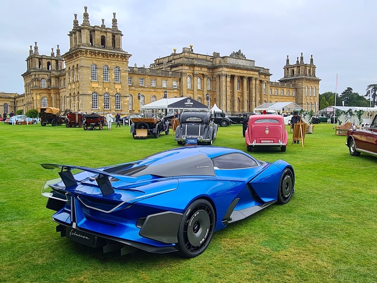 Debutto al Salon Privé per l'hypercar italiana Fulminea: è la prima elettrica al mondo con batterie ibride